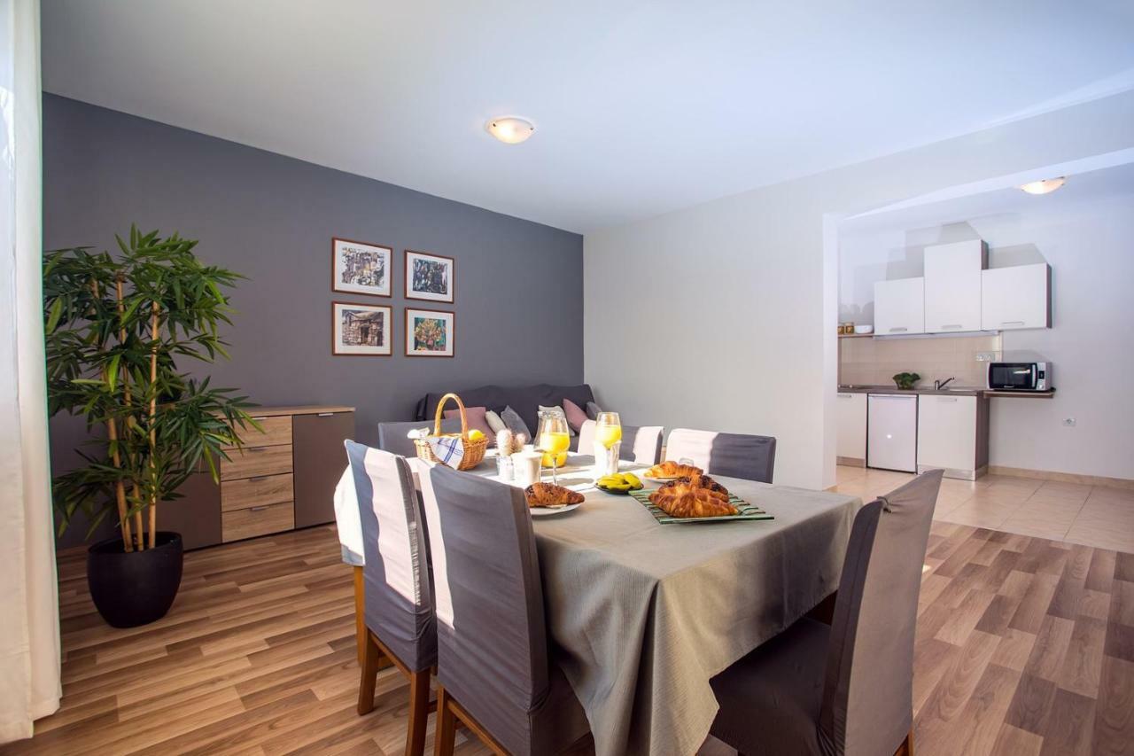 לוקבה Villa Maslina, With Private 32M2Pool, Panoramic Views On 100Km Coastline, 12 Pax מראה חיצוני תמונה